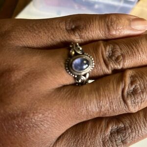 Elegant Silver Ring with oval tanzanite